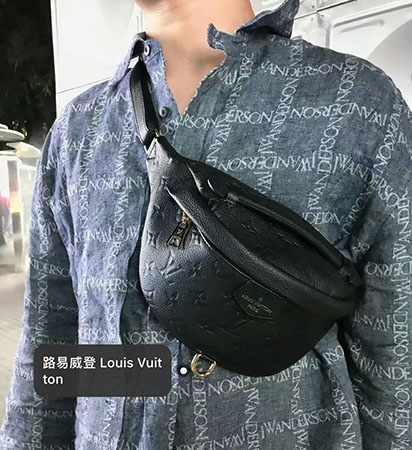 Lv M44812胸包腰包