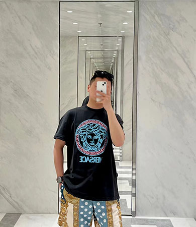 这么好看的versace范思哲男T恤2023新款 你种草了吗！