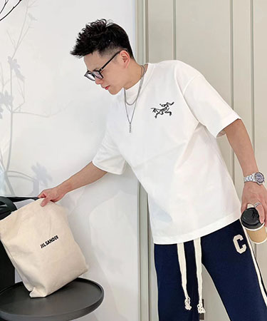 为什么公务员都穿始祖鸟