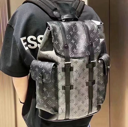 lv christopher小号双肩包