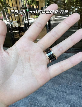 宝格丽黑色陶瓷戒指男款