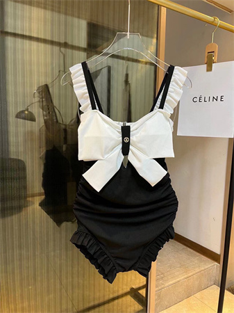 香奈儿Chanel游泳衣