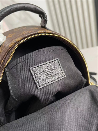 lv M44873 mini 双肩背包