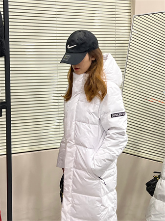 迪桑特长款羽绒服