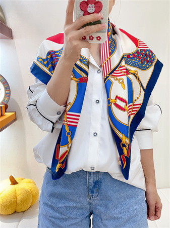 gucci丝巾多少钱