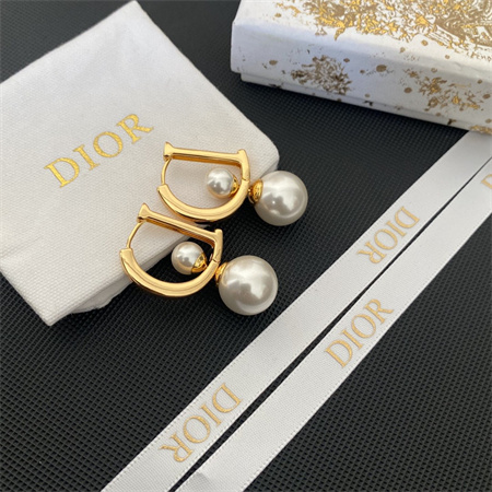 Dior迪奥耳钉新款|dior迪奥耳钉什么材质
