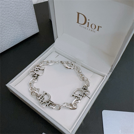 DIOR迪奥复古手链
