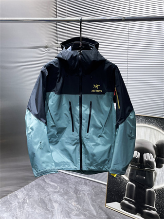 面料介绍|始祖鸟第七代硬壳冲锋衣户外登山服功能性外套