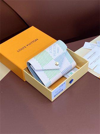 lv粉色棋盘格卡包