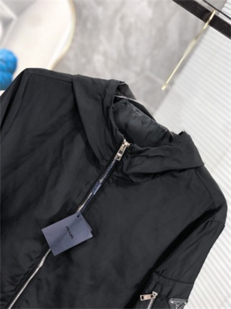 普拉达男士夹克尺码