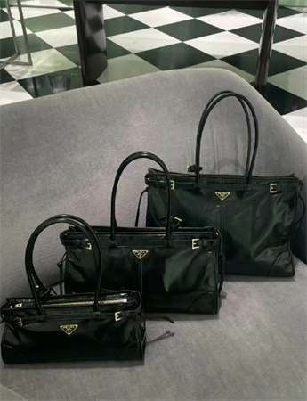 普拉达soft lux包