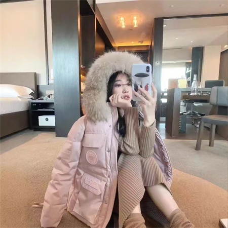 羽绒服品牌女士