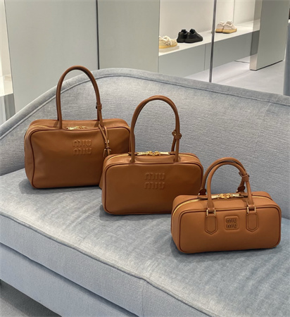 速看！Miumiu保龄球包mini号、小号、中号、大号不同尺寸怎么选