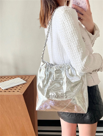 香奈儿22Bag银色垃圾袋