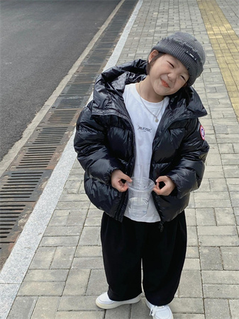 高端潮牌儿童羽绒服