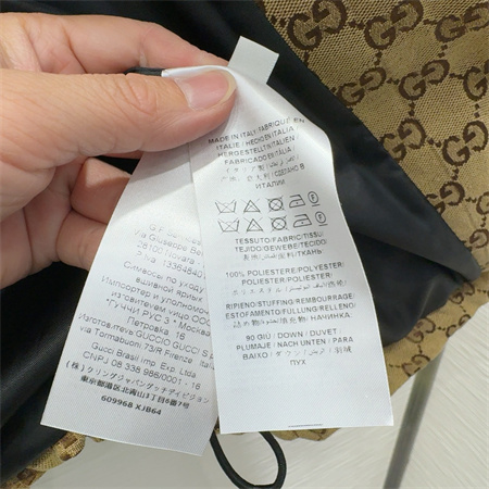 古驰羽绒服女