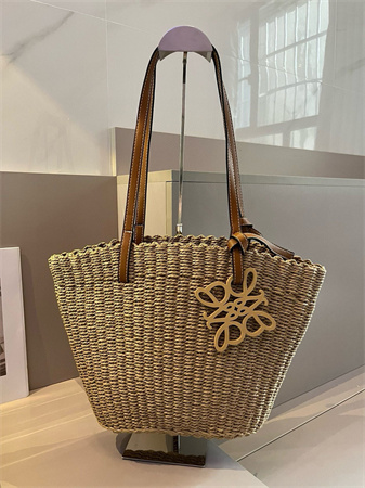 大牌Loewe草编包