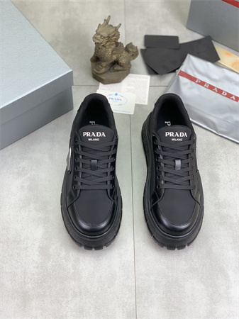 普拉达运动跑鞋